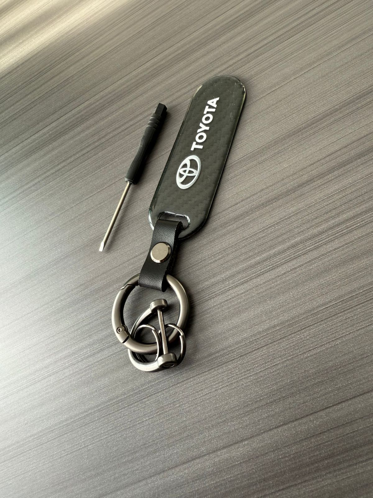 Брелок карбоновый Toyota